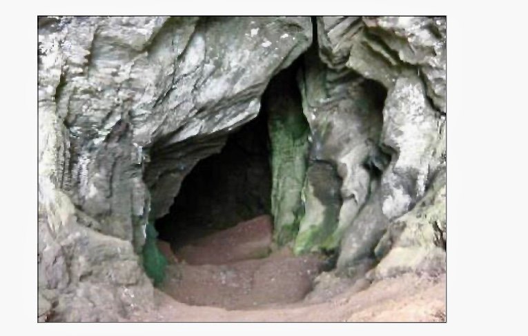 Les Grottes des Faux-Monnayeurs entre Mystères et Réalité